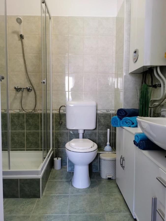 Dani Home Apartman ハイデゥソボスロー エクステリア 写真